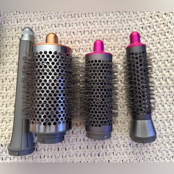 Dyson Airwrap complete styler/Full set w/case /multiple atachments/ gray-fuchsia - Picture 5 of 6